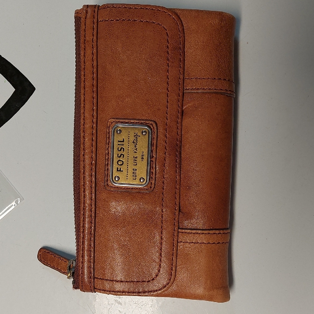 Fossil Tan Leather Zip Wallet